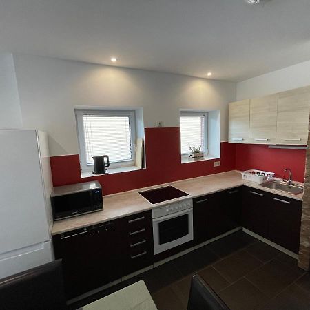 Malibu Apartman & Jacuzzi Miskolc Extérieur photo