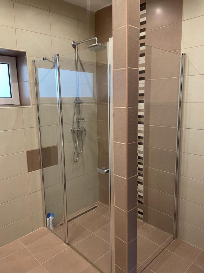 Malibu Apartman & Jacuzzi Miskolc Extérieur photo